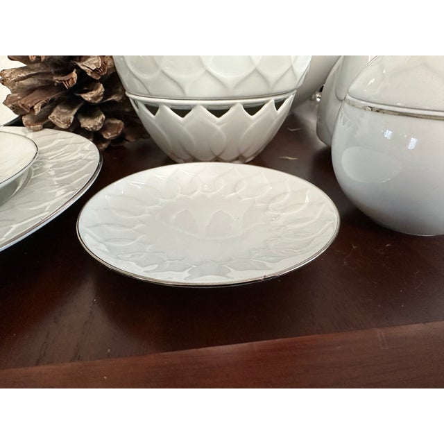 1970s Rosenthal "Lotus" Platinum Band Designed by Bjorn Wiinbland 12 Place Setting Dinner Service With Full Tea & Coffee Service, and Serving Pieces For Sale - Image 9 of 9