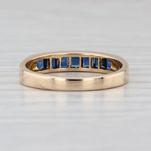 Modern 0.80ctw Blue Sapphire Ring 18k Yellow Gold Stackable Band Size 6.75 For Sale - Image 3 of 8