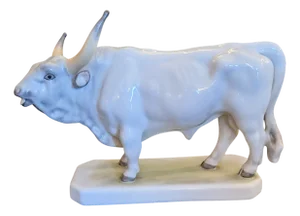 Hand-Painted Porcelain Long Horn Bull Figurine from Herend, 1970s
