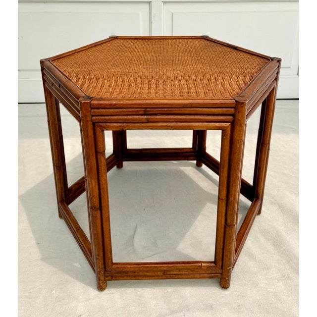 Late 20th Century Vintage Asian Chinoiserie Hexagon Faux Bamboo and Rattan Side Table For Sale - Image 5 of 11