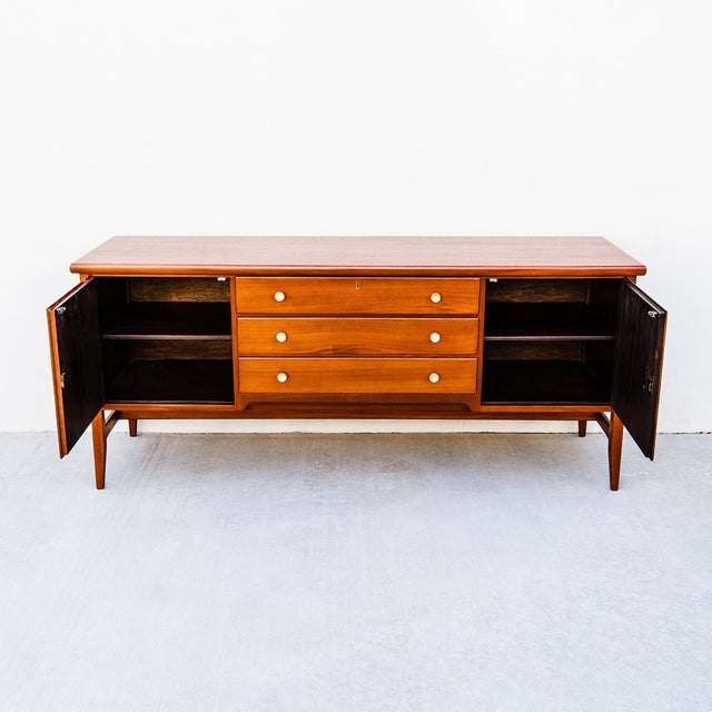 Paul McCobb South African Mid Century Modern Sapele Mahogany Sideboard For Sale - Image 4 of 15