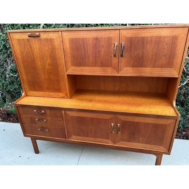 1960s Mid Century Teak Sideboard/Buffet Liquor Bar/Hutch G-Plan For Sale In Los Angeles - Image 6 of 13
