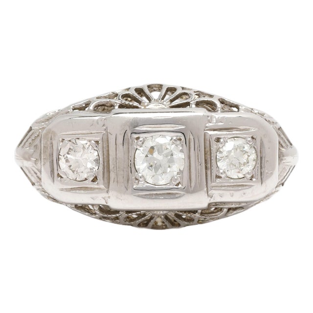 Vintage .30ctw 3 Diamond Filigree Ring, 18k White Gold, Ring Size 5 For Sale