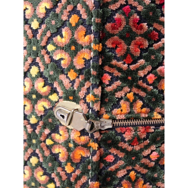 1960s Carry-All by Munro Cut Velvet Jacquard Wig Case For Sale - Image 9 of 17