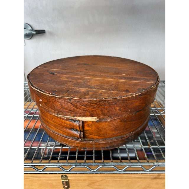 Early 20th Century Antique Primitive Shaker Style Bentwood Round Box For Sale - Image 4 of 7