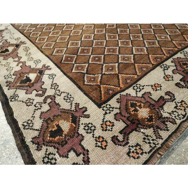 Galerie Shabab Collection Mid-20th Century Handmade Turkish Room Size Carpet in Brown and Cream For Sale - Image 9 of 10