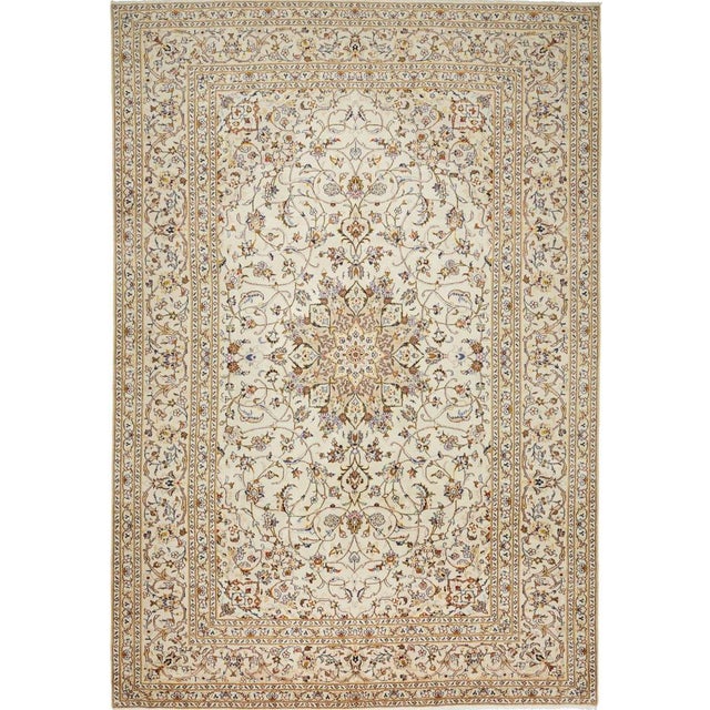 Hand-knotted Kashan Oriental Rug | Knot density: approx. 200,000/m² | Material: 100% virgin wool | Size: 243 x 352 cm |...