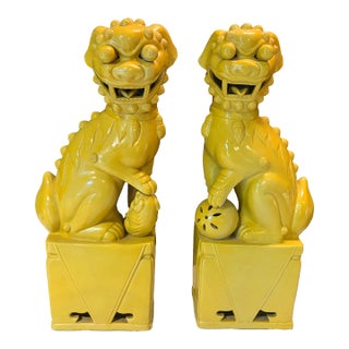 Vintage Japanese Glazed Ceramic Guardian Lion Figures – Pair of 2 For Sale
