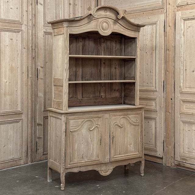 19th Century French Normandy Louis Philippe Period Stripped Pine Buffet À Deux Corps ~ Bookcase For Sale In Dallas - Image 6 of 18