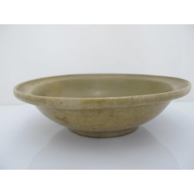 Antique Chinese Celadon Tang Dynasty Yue Ware Style Rimmed Bowl For Sale - Image 4 of 8
