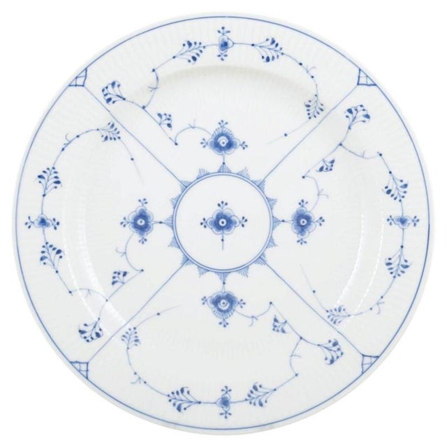 1920s Large Vintage Serving Dish in Porcelain from Royal Copenhagen, 1920s For Sale - Image 5 of 5
