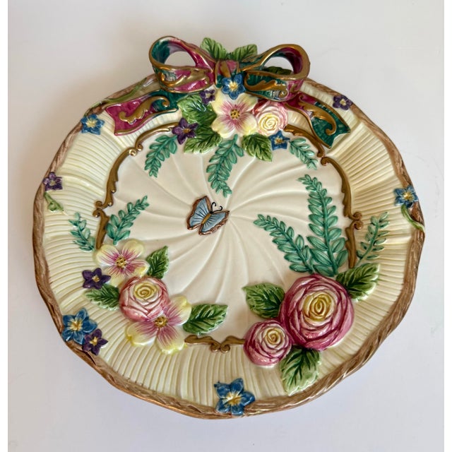 This is a beautiful vintage Fitz and Floyd ceramic decorative plate, made in the 1990s. Crafted in glazed ceramic, the...