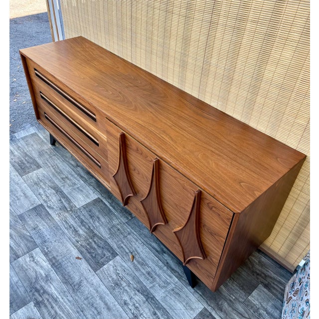 Mid-Century Modern Mid Century Modern Six Drawers Credenza by Young Manufacturing. Circa 1960s For Sale - Image 3 of 12