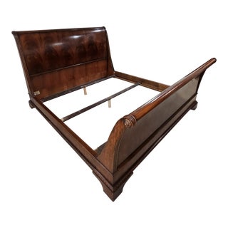 1990s Henredon Traditional King Sleigh Bed For Sale