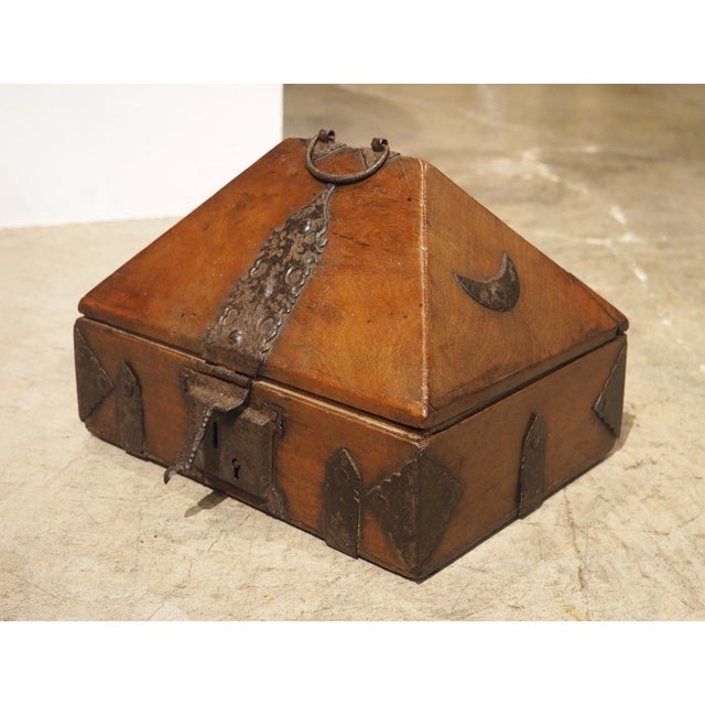19th Century Pyramidal Wooden and Iron Kerala Table Box, Southern India For Sale - Image 16 of 17