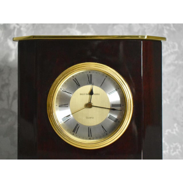 Vintage Mid Century Modern Balley Banks and Biddle Battery Operated Desk Clock For Sale In Philadelphia - Image 6 of 13