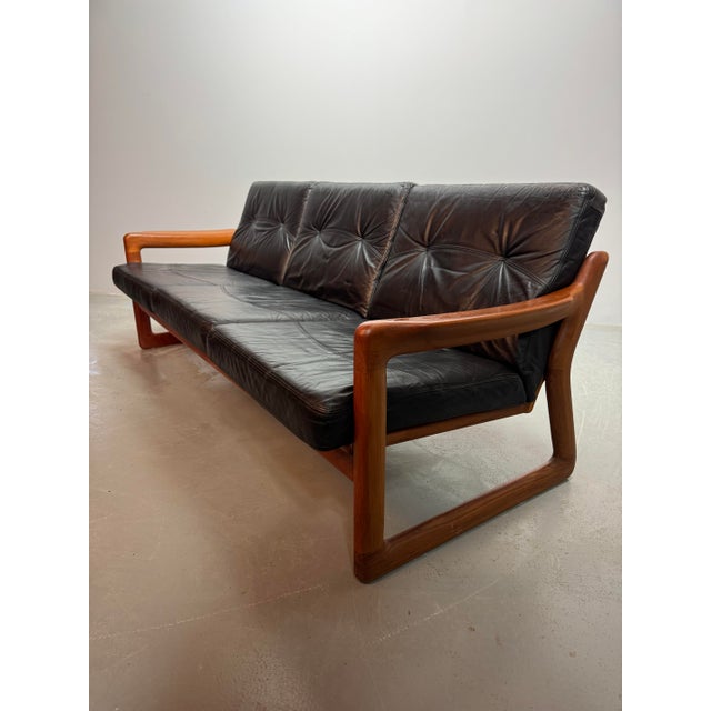 Wood Mid-Century Modern Sofa in Teak with Black Leather Cushions by Sven Ellekaer for Komfort, Denmark, 1970s For Sale - Image 7 of 10