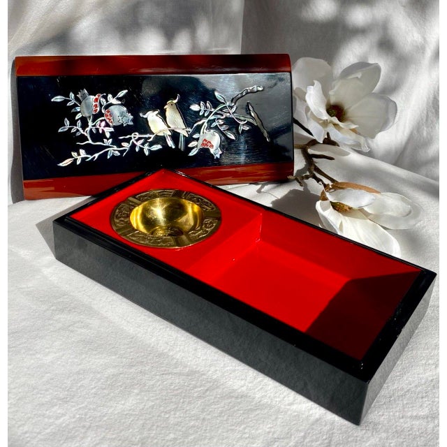 Black Japanese Black Lacquer Smoking Box Mother-of-Pearl Birds & Pomegranates - Mid 20th Century For Sale - Image 8 of 16