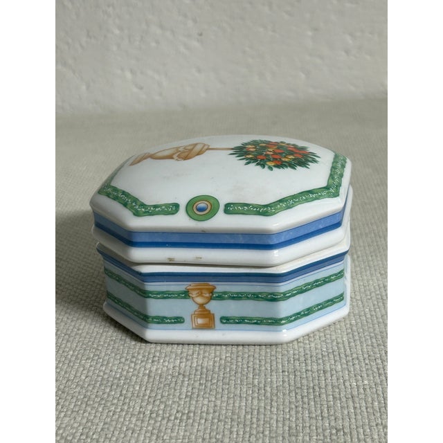 White Philippe Deshoulières Limoges France "Jardin Royal" Octagonal Topiary Trinket Box For Sale - Image 8 of 9