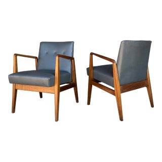 Pair of Jens Risom Walnuts Side Chairs For Sale