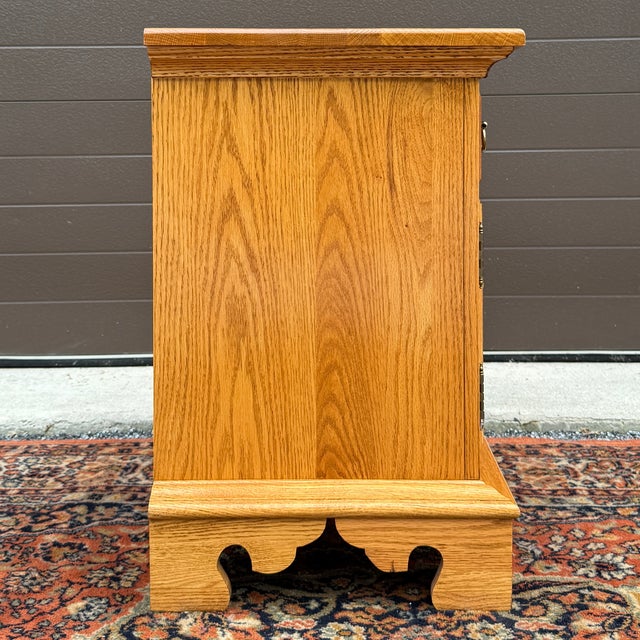 1990s Jamestown Sterling Traditional Chippendale Solid Oak 1 Drawer Nightstand With Hidden Jewelry Box For Sale - Image 15 of 17