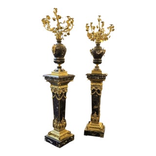 Louis XVI-Style Black Porcelain Decorative Centerpiece With Gold Leaf Floral Details For Sale
