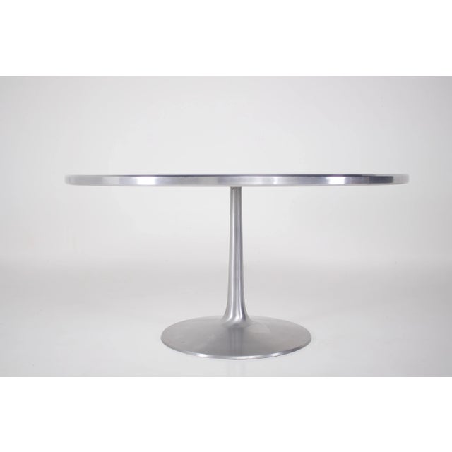 Poul Cadovius for France & its publisher, Large aluminum tulip table and white melamine, around 1970. This version is the...