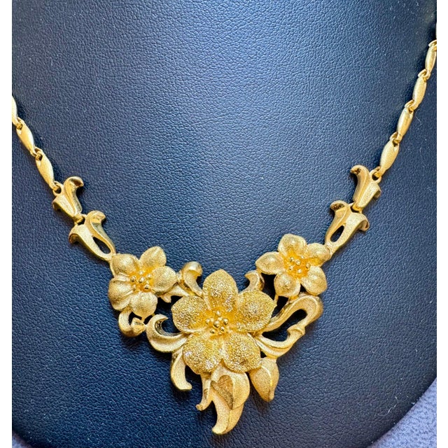 24 Karat Pure Gold Hand Made Yellow Gold Solid Flower Necklace, 37 Gm, 18 Inch For Sale - Image 4 of 18