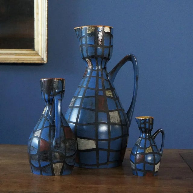 Signed & numbered sizes from largest to smallest: h: 32cm d: 17cm h: 20cm d: 13cm h: 12cm d: 7cm