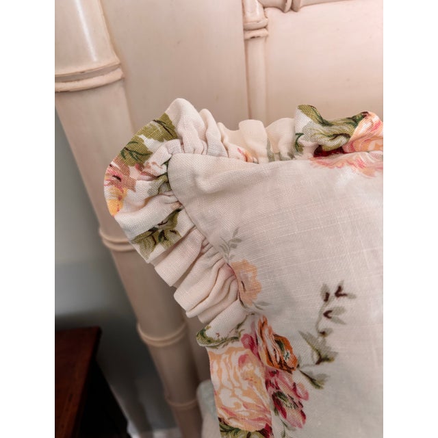 English 1990s Set of Three Lee Jofa Weston Floral Linen Pillows For Sale - Image 3 of 10