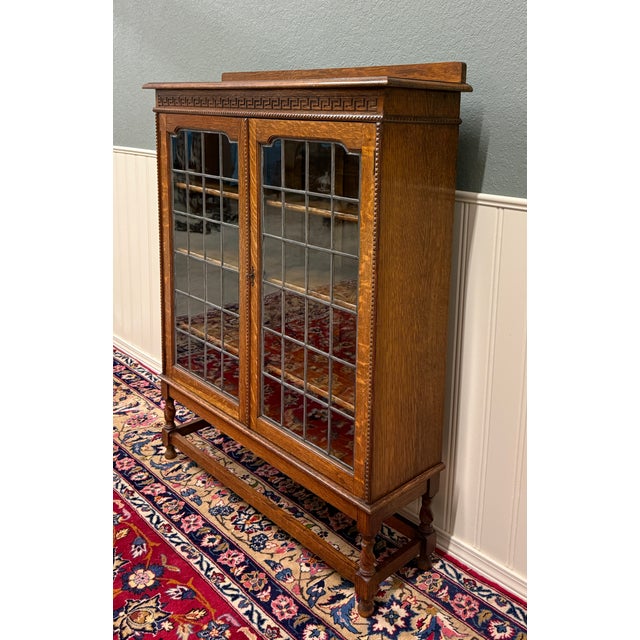 Antique English Bookcase Cabinet Double Door Leaded Wavy Glass Oak c.1930s For Sale - Image 12 of 18