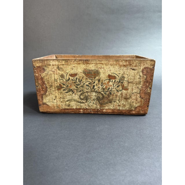 Wood Small Painted Wooden Box, Puglia, Italy, 1700 For Sale - Image 7 of 16