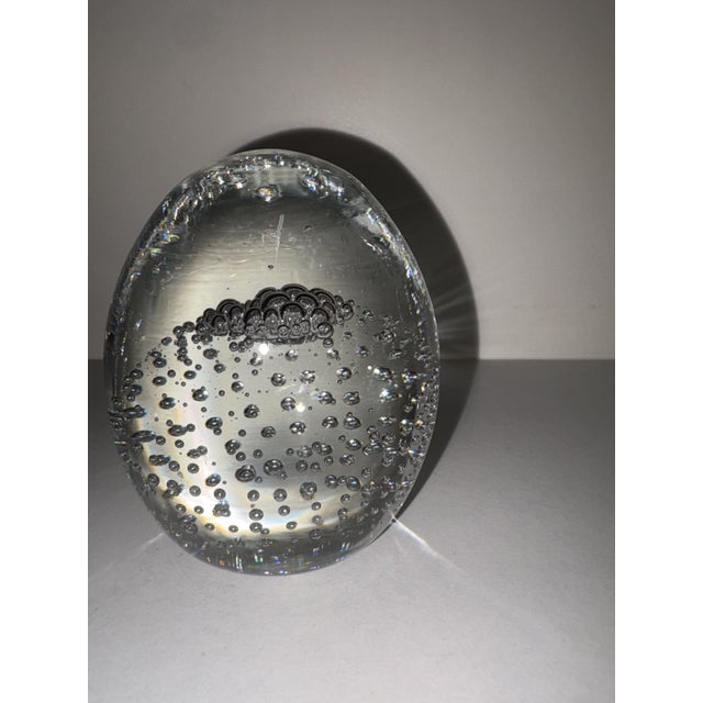 Egg-shaped paperweight in transparent artistic glass, decorated with a controlled air bubble process, height 10 cm,...