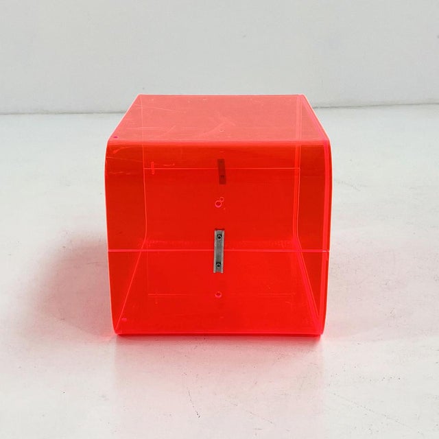 Fluo Pink Acrylic Glass Side Table, 1980s For Sale - Image 3 of 10
