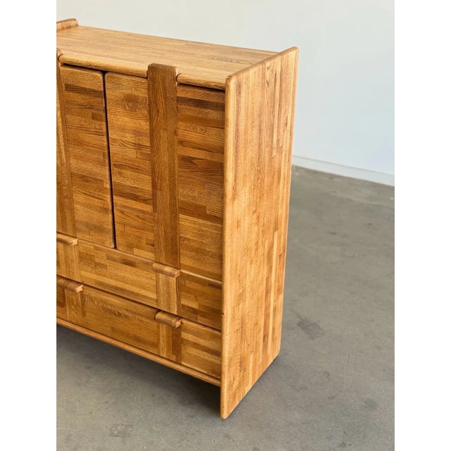 1980s Post Modern Highboy Dresser in Oak For Sale In Los Angeles - Image 6 of 12
