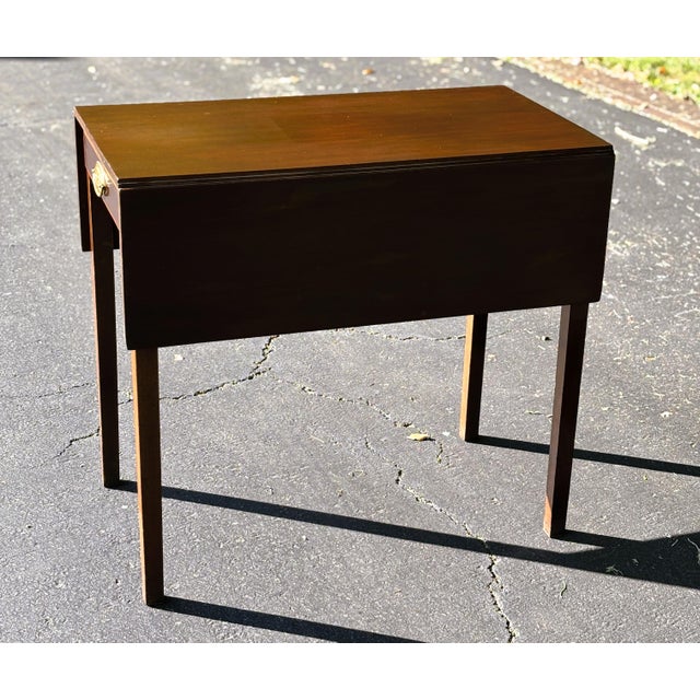19th Century Federal Drop-Leaf Table For Sale In Washington DC - Image 6 of 9