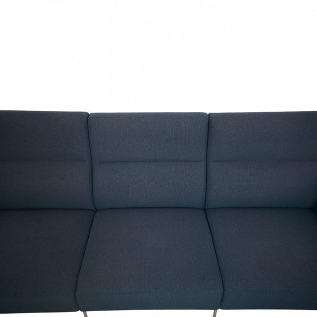 1980s 3303 Three-Seater Airport Sofa in Blue Fabric by Arne Jacobsen, 1980s For Sale - Image 5 of 18