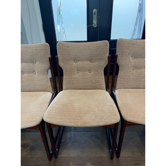 Set of Four Danish Modern Sculptural Rosewood Cantilever Dining Chairs, Denmark, C. 1970 For Sale - Image 4 of 13