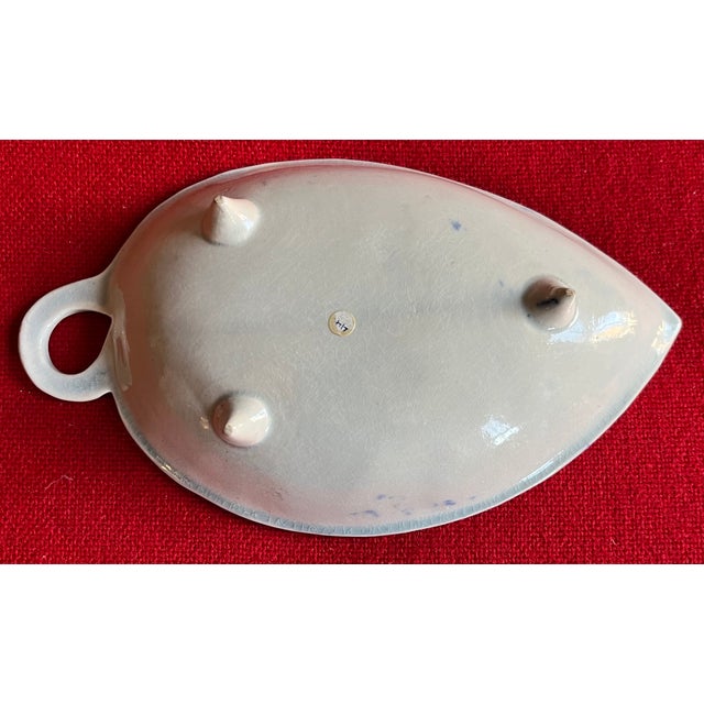 Antique 18th century English Staffordshire creamware leaf shape pickle dish. The leaf's veins relief molded and picked out...