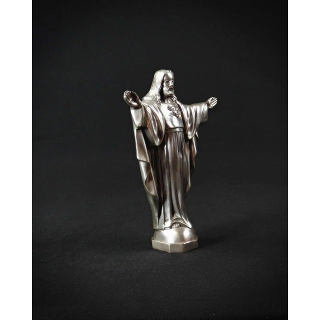 Modern Art Deco Statuette of the Sacred Heart of Jesus Christ in Spelter, 1920s-1940s For Sale - Image 3 of 10