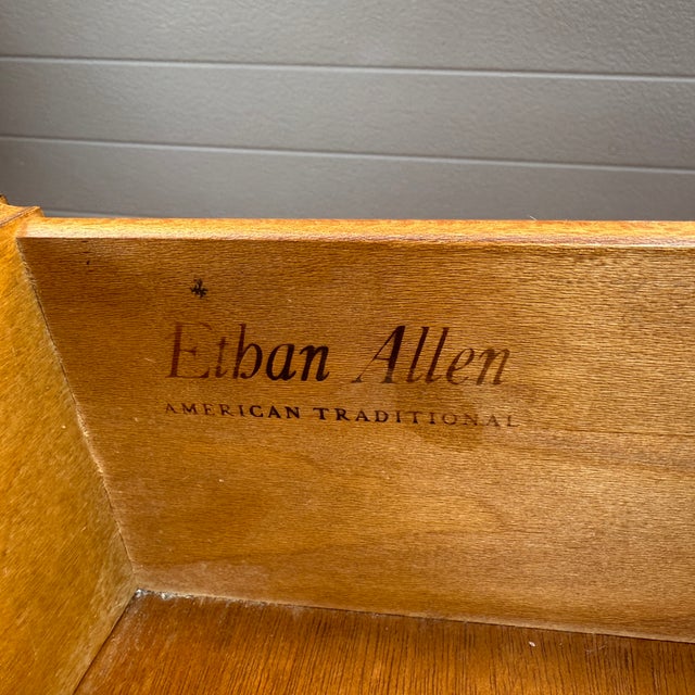 Ethan Allen 1960s Ethan Allen Georgian Court Chippendale Cherry Nightstand With Drawer (11-5116 Sheffield) For Sale - Image 4 of 13