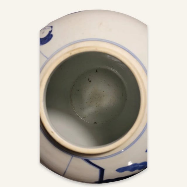 Pair of Large Blue and White Late 18th Century Chinese Porclain Covered Jars For Sale - Image 4 of 12