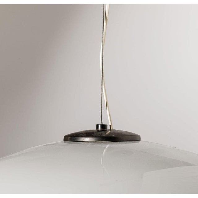 Mid-Century Modern Model 2114 Pendant with Grey Opal Glass Lampshade by Gino Sarfatti for Arteluce, 1960s For Sale - Image 3 of 18