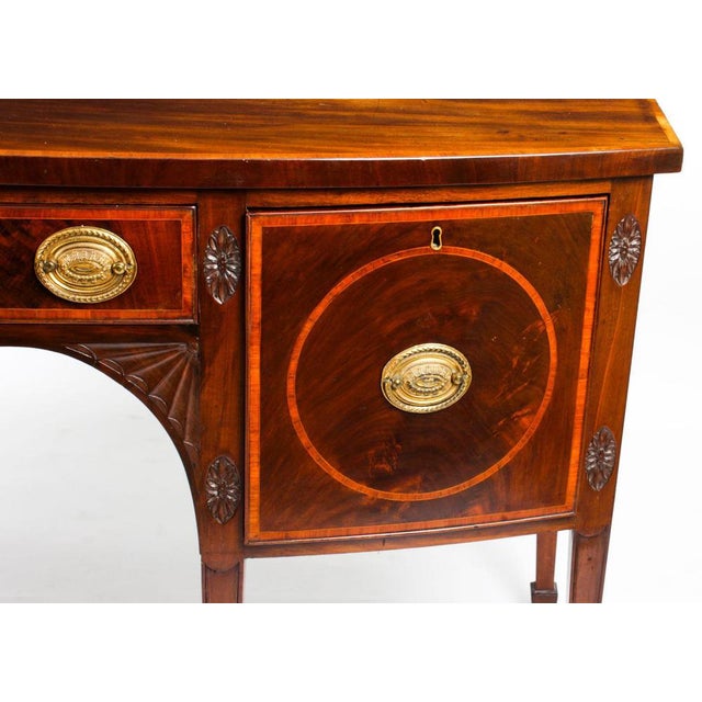 George III Inlaid Flame Mahogany Sideboard, 18th Century For Sale - Image 5 of 18