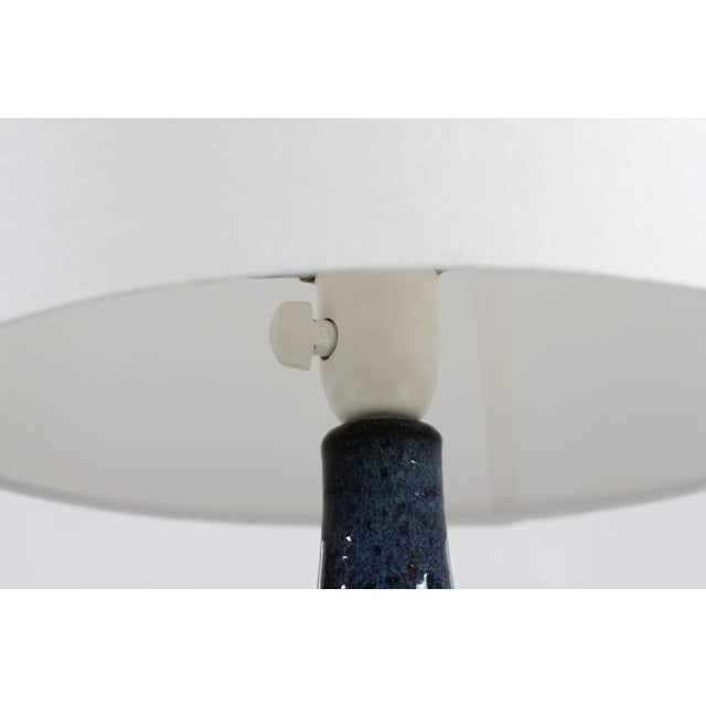 Brutalist Brown and Blue Ceramic Table Lamp by Fridtjof Sejersen for Sejer Ceramic, Denmark, 1970s For Sale - Image 4 of 10