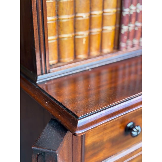 Antique Mahogany Bookcase, 1810 For Sale - Image 4 of 18