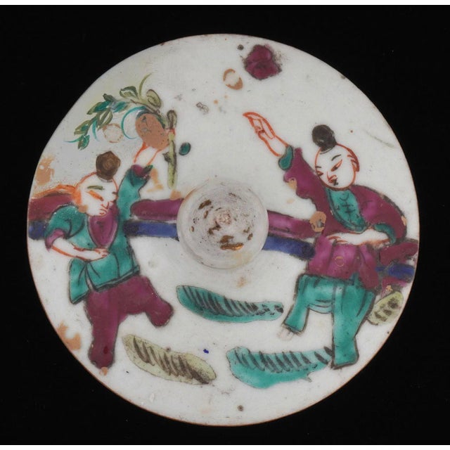 White Pair of 19th Century Chinese Famille Rose Porcelain Ginger Jars For Sale - Image 8 of 12