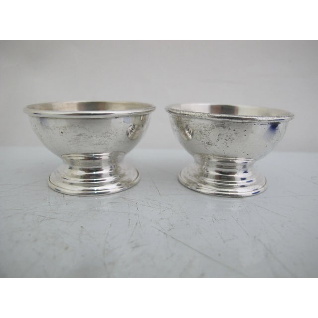 Early 20th Century Reed & Barton Sterling Silver Cobalt Blue Glass Liner Pedestal Salt Cellar Pair For Sale - Image 5 of 8