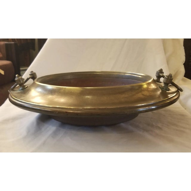 This hibachi is a really versatile size! It isn't too tall or too large, would fit great on a pedestal as home to a plant...