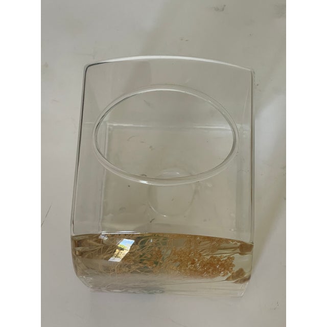 1950s 1950s Lucite Bathroom Set With Sea Shells Tissue Cover Box For Sale - Image 5 of 6